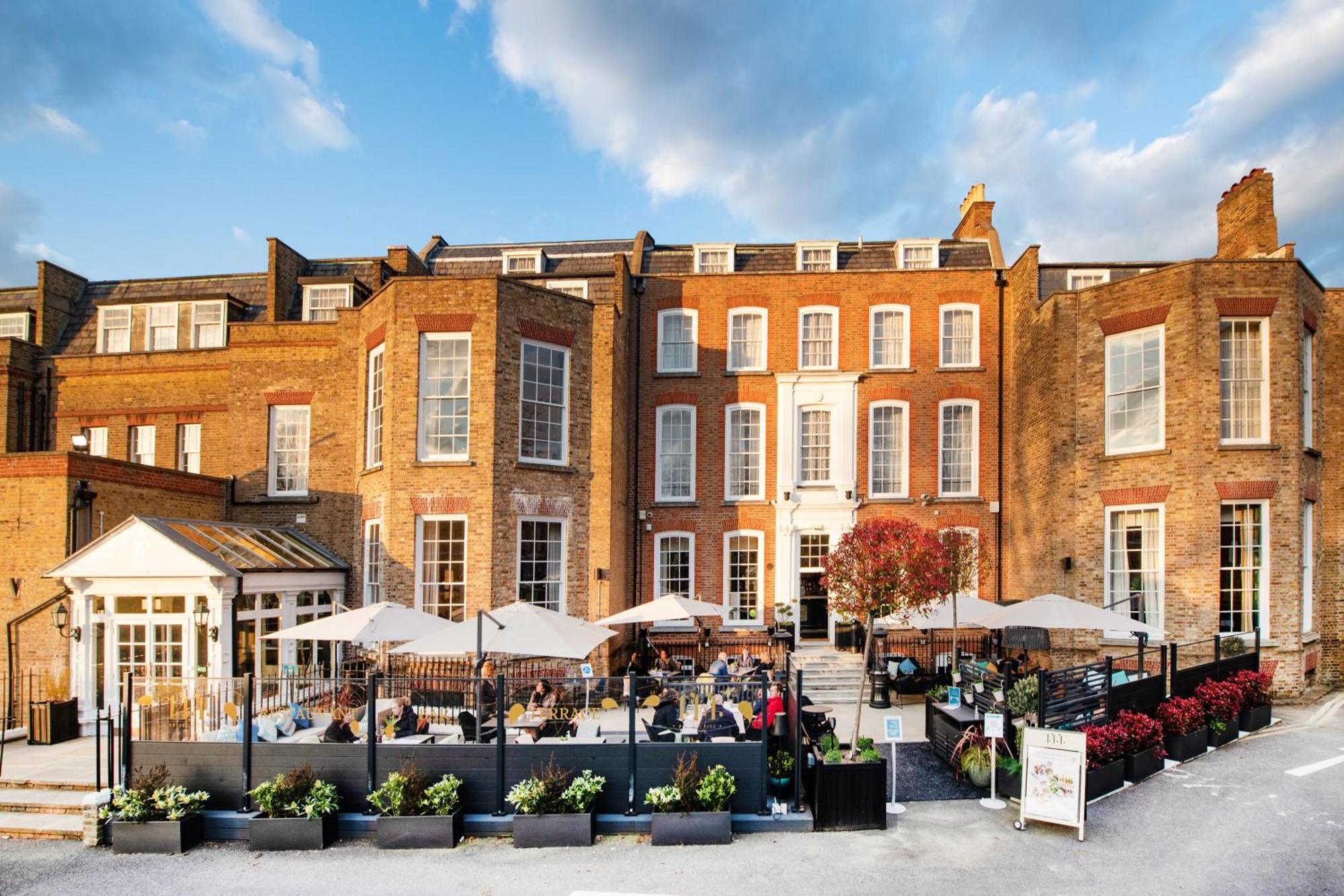 Richmond Hill 4*