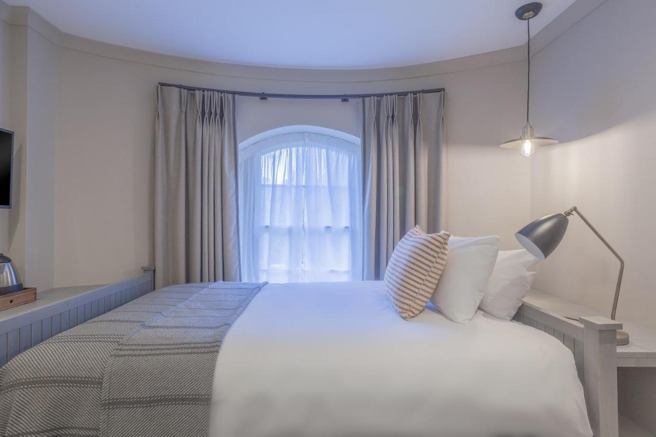 Richmond Hill 4*