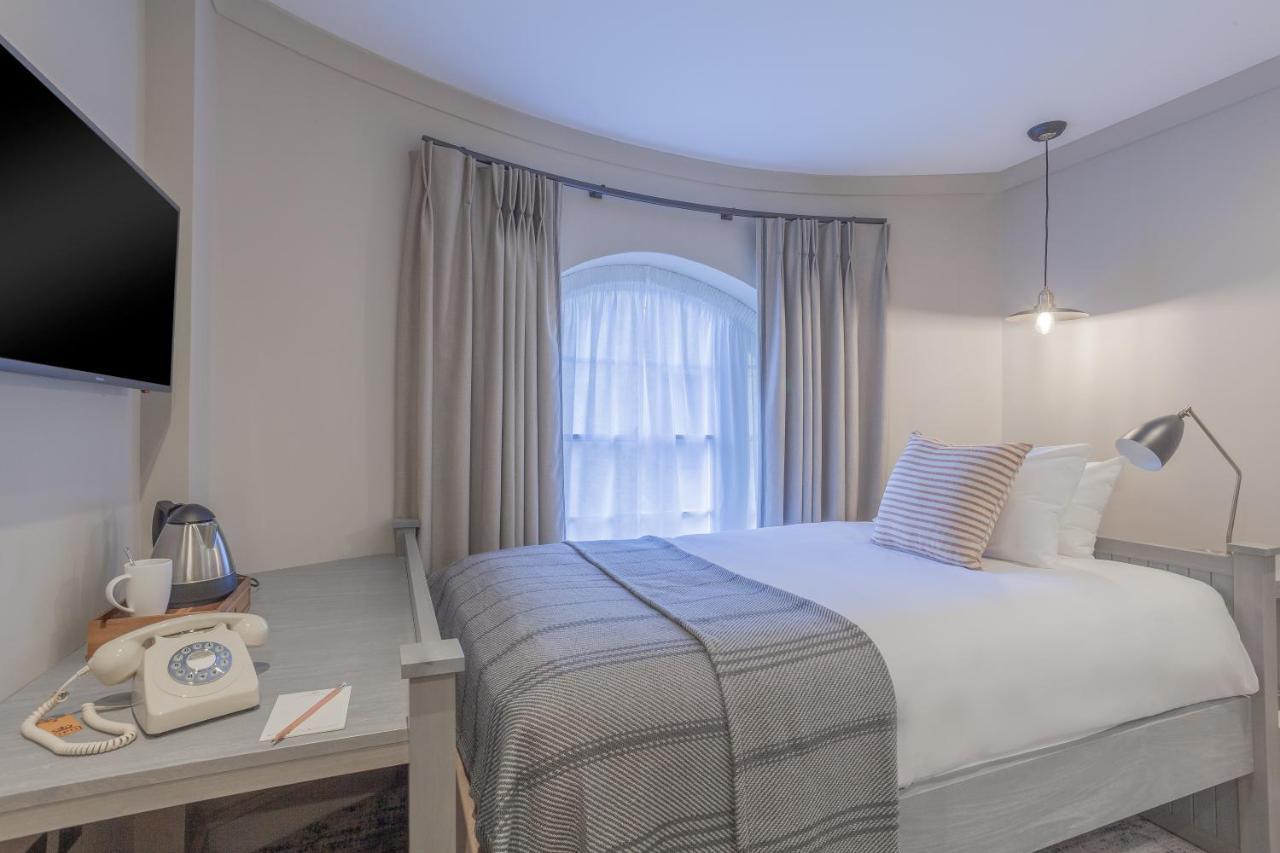Richmond Hill 4*